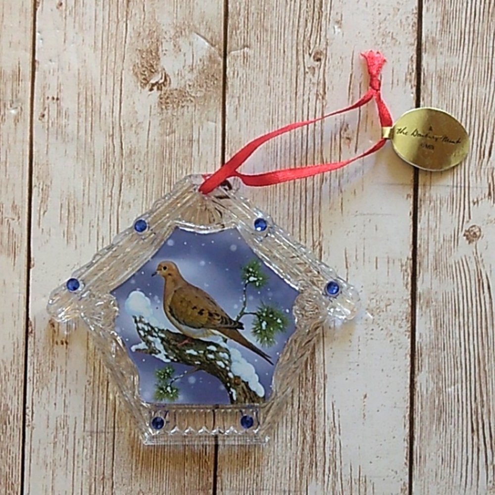 The Danbury Mint Songbird Crystal Ornament Collections (Morning Dove)